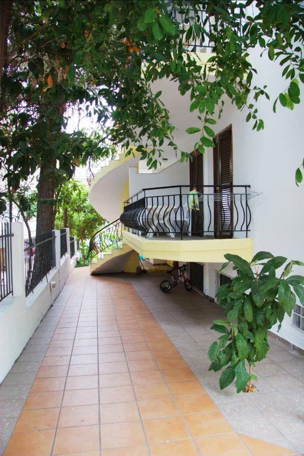 Marco'S Appartments Nea Poteidaia Dış mekan fotoğraf