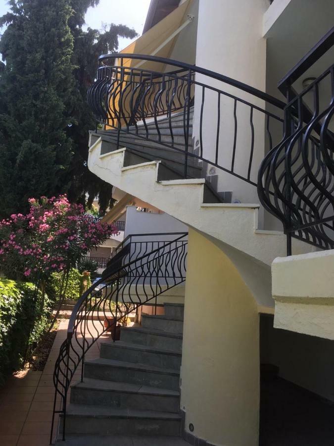 Marco'S Appartments Nea Poteidaia Dış mekan fotoğraf