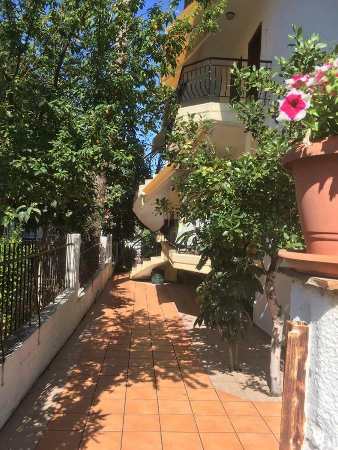 Marco'S Appartments Nea Poteidaia Dış mekan fotoğraf